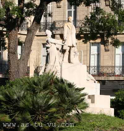 Statue a Marseille Photo